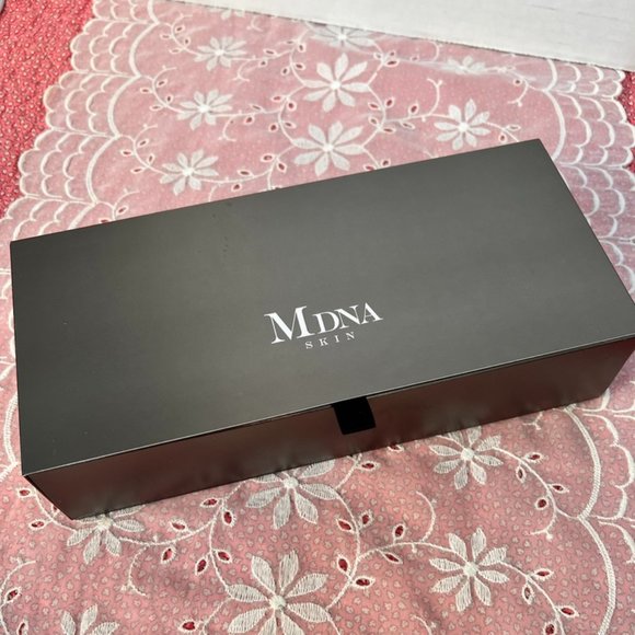 MDNA Skin Magnetic Flow New Unused